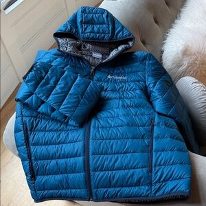 Columbia hooded puffer Men’s Sz L. Outer pockets w/ zip.Never worn, but no tags